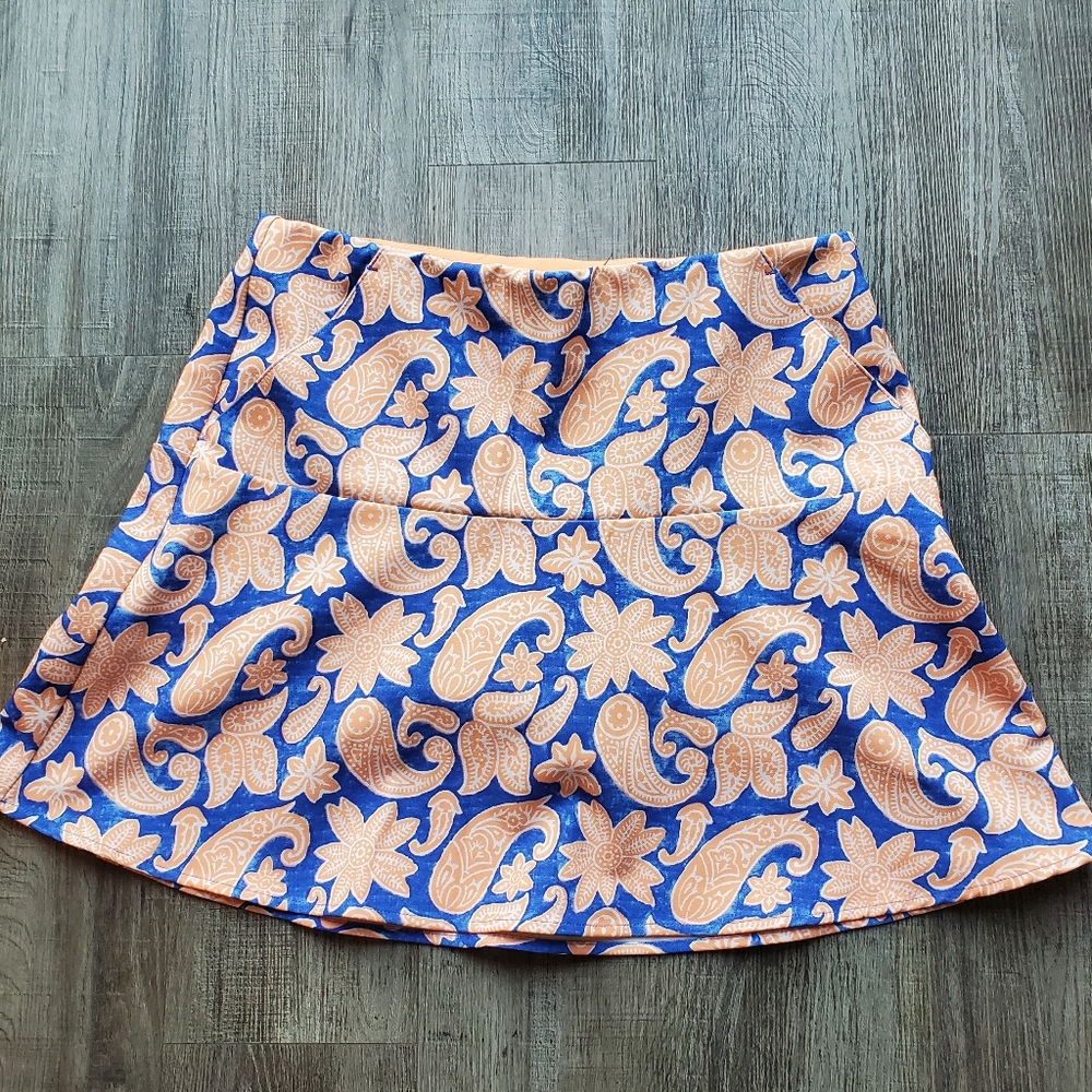 Like new golf skirt